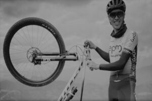 Ciclista colombiano muere en accidente